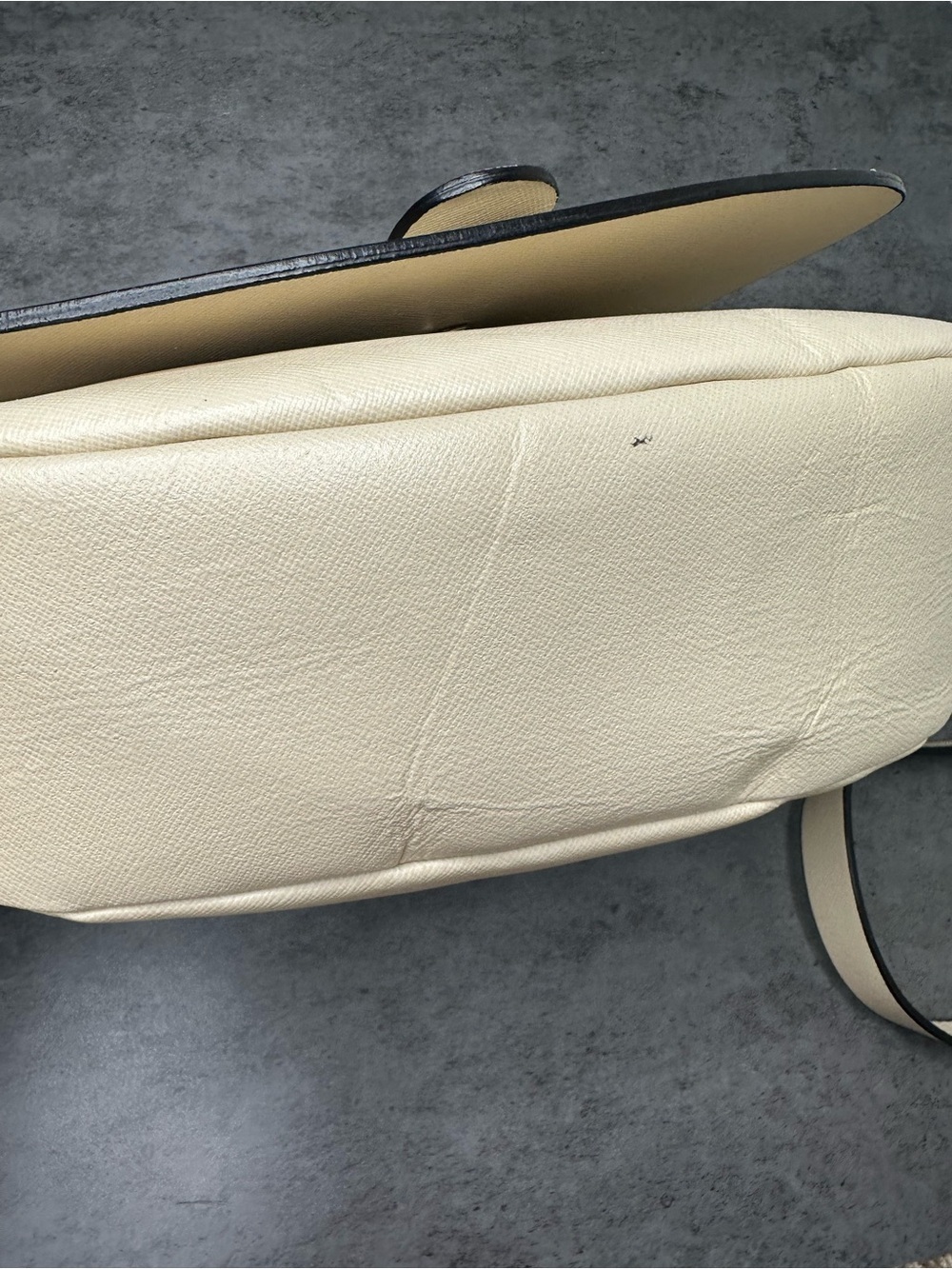 Vittoria Napoli Ashley Cream Leather Crossbody Shoulder Bag - Picture 4 of 7